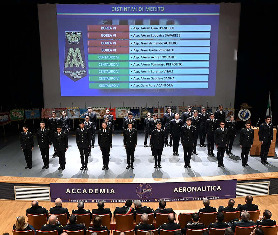 Accademia Aeronautica consegnati gli spadini agli allievi del 1